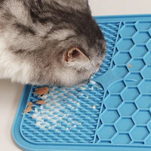 Poursweet Dog Lick Mat with Suction Cups Slow Feeders Licking Pet Anxiety Relief Cat Training for Food, Yogurt, Peanut Butter